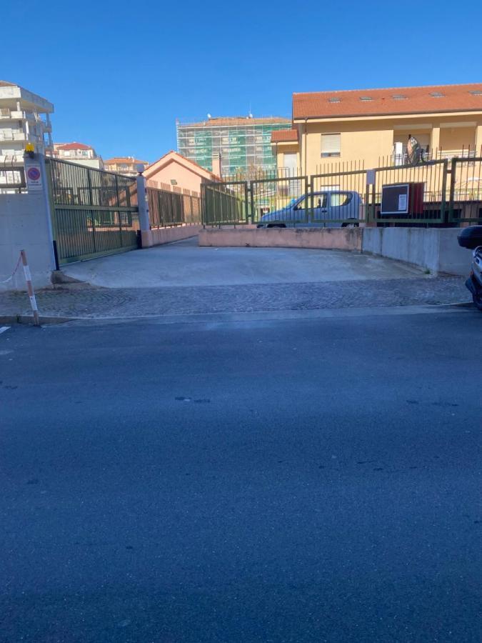 Largodoria - Viaarchivolto, Box Auto Privato Incluso Apartment Albenga Luaran gambar